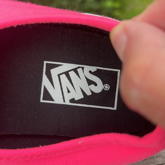 Vans Unisex Canvas Pink Sneakers Sz 10 NWOT - Picture 9 of 10